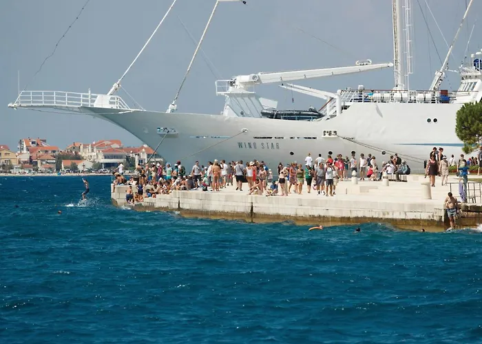 Appartement 2 Bedroom Beautiful In Zadar