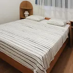 2 Bedroom Nice Apartment In Zadar דירה זאדאר