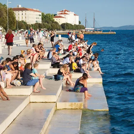 Apartment 2 Bedroom Beautiful In Zadar